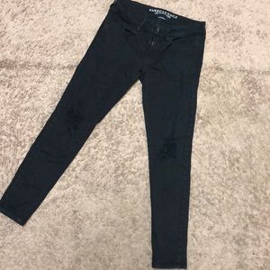Black distressed jegging